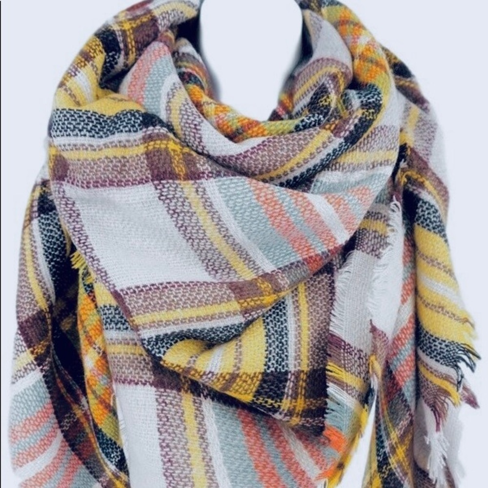 SOFT LEMON MINT BLANKET SCARF - Picture 2 of 3